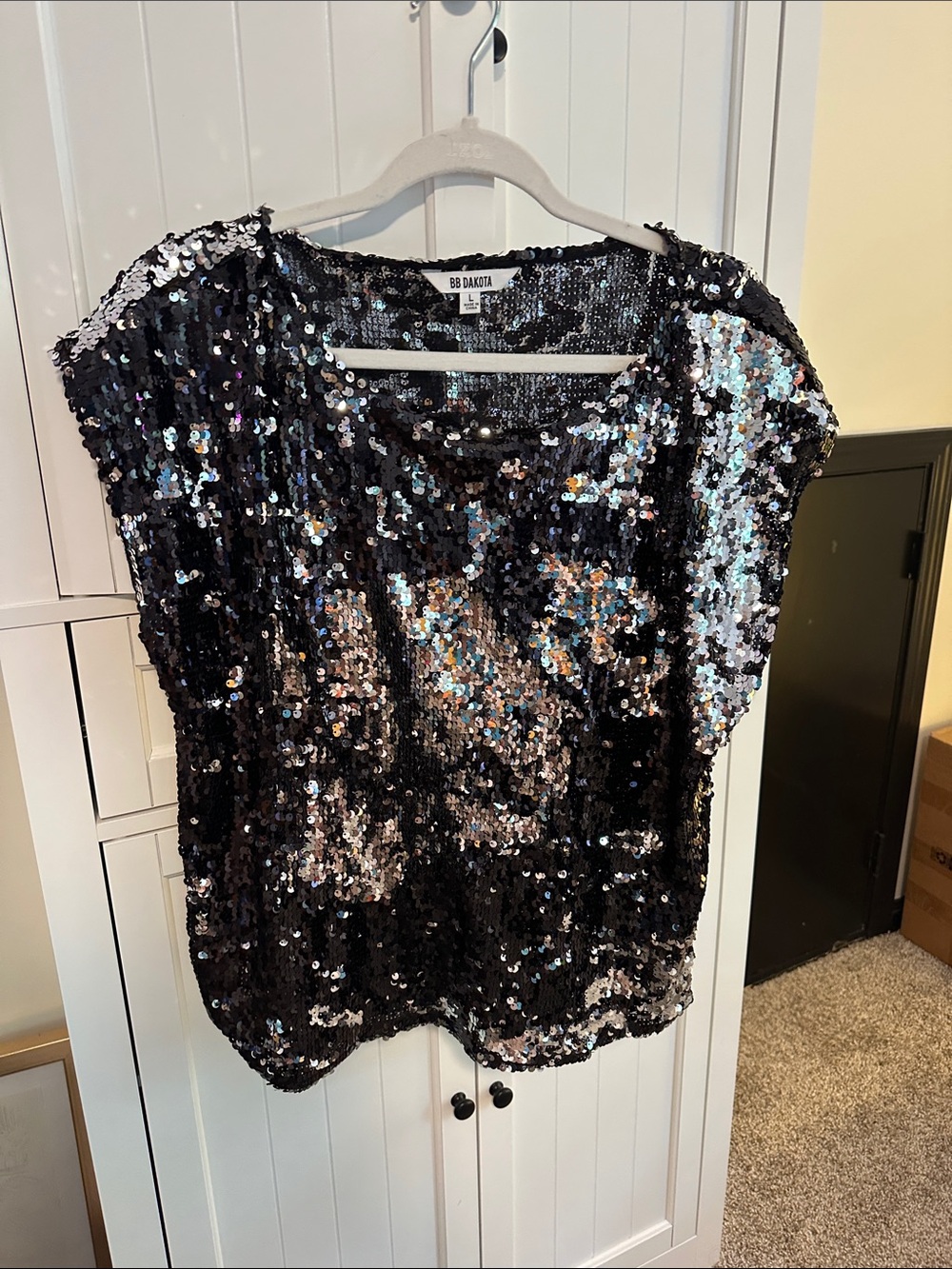 BB Dakota Black & Silver Flippy Sequin Short Sleeve Blouse Size L